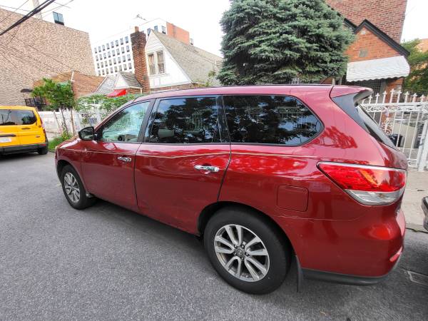 2014 nissan pathfinder s cargado - $2,900 (Bronx ny)63654724374145123