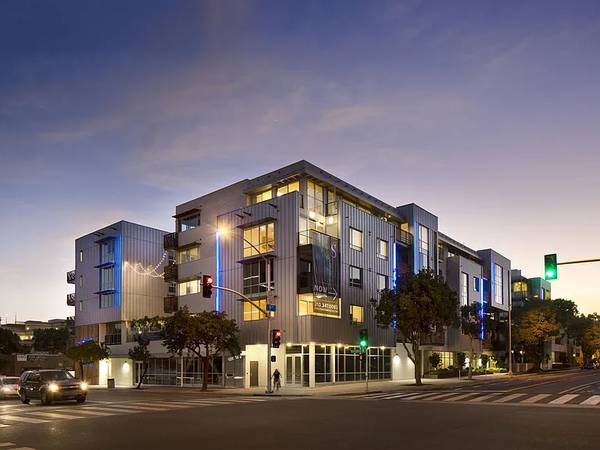 $1,300 / 1br - !!@@~~Pet-Friendly 1BR/1BA Apartment – Your New Cozy Home!🐱 (Santa Monica, CA)63876482371459120