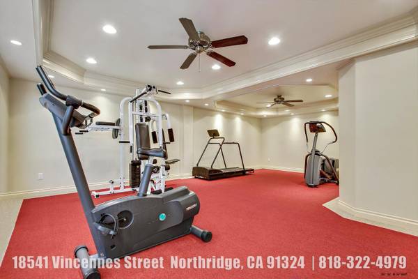 $2,795 / 2br - 1290ft2 - 2 Bedroom 2 Bath in Northridge ~ Pet-Friendly ~ Spacious Closet ~ Pool (Northridge / Nearby CSUN)63701130214657124