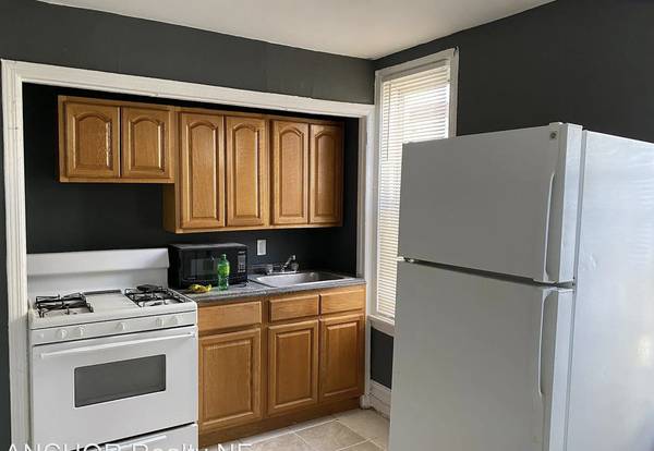 $800 / 2br - One Bed/One 2br/1ba/Duplex! Renov! move in ASAP! (West Oxford & N 21st)64024496894467124