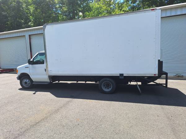 2006 E350 Box Van 1