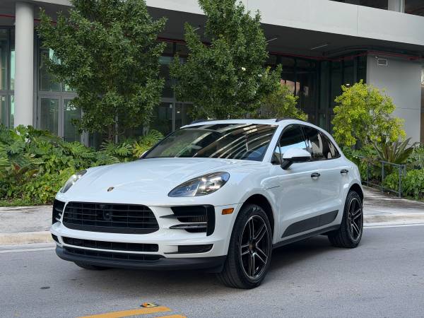 Porsche Macan S 1