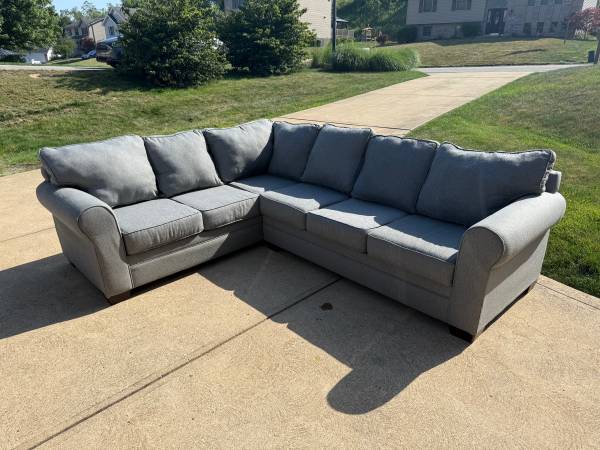 Grey Sectional Couch Sofa In Great Condition FREE DELIVERY 1