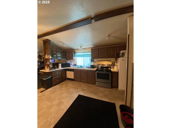 $82,000 / 2br - Great single wide manufactured home in Shalimar mobile home park! (Veneta)63977273852675122