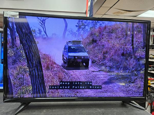 32"  Insignia TV W/ remote   195321-1 1