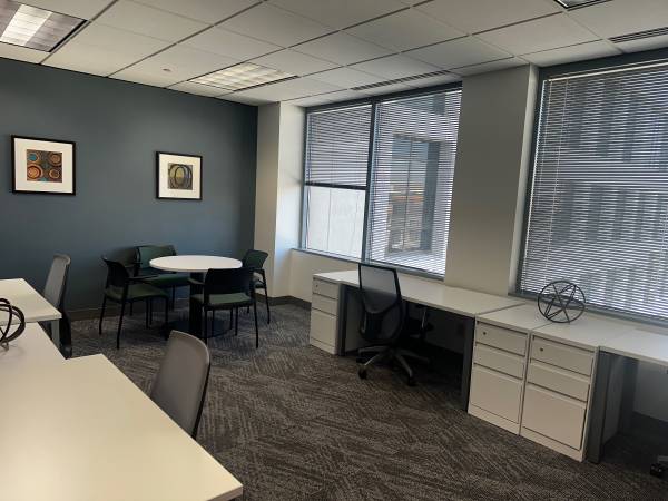 Premium location! Office space available now! 1