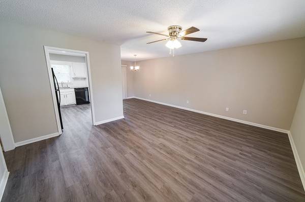 $1,197 / 3br - 1307ft2 - Espaciosa casa de 3 habitaciones y 2 baños disponible 09/20 !! Unidad en planta baja (Columbus, GA)63663836477185122