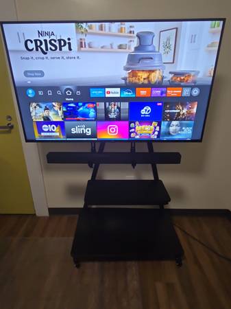 Excelent condition Perlegear Floor TVStand 1