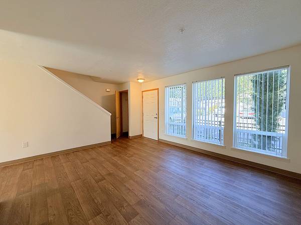$1,699 / 2br - 1060ft2 - 😍 😍 😍  Two Bedroom Townhome For Rent 😍 😍 😍63999454010883124
