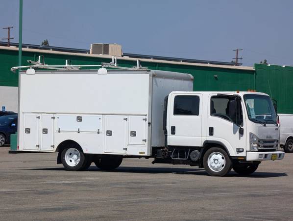 2017 Isuzu NRR Crew Cab