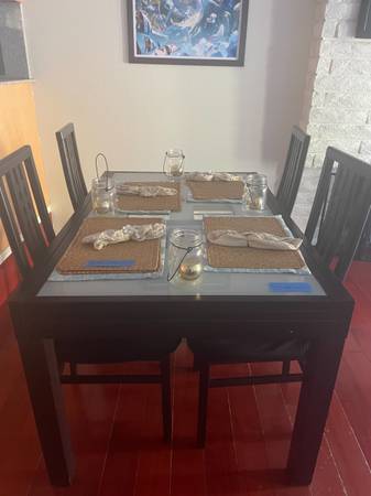 Beautiful black dining table with glass + 4 chairs 1