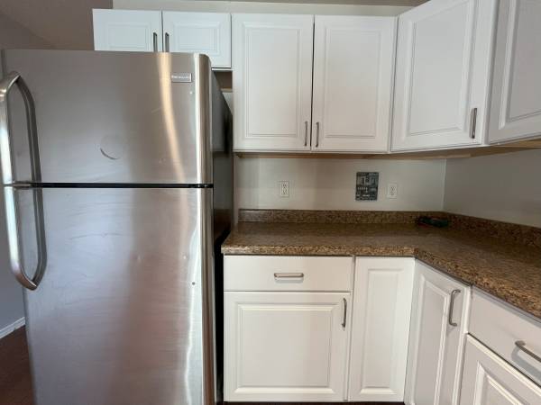 $2,095 / 2br - 1020ft2 - Cozy 2-Bedroom Home with Private Patio & Convenient Layout (Portland)63820940502915124