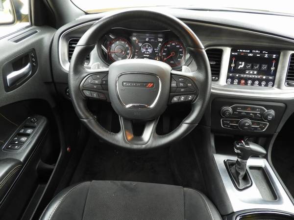 Daytona Yellow 2017 Dodge Charger R/T - $14,99963620170548993124