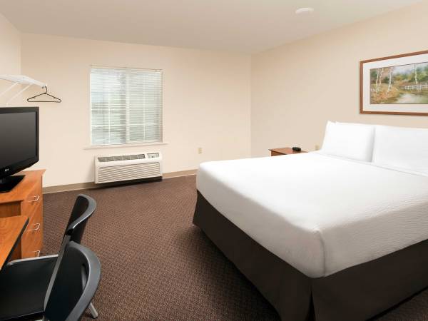 $1,470 / 1br - Great Savings at Extended Stay America Select Suites West Valley63674363963137123
