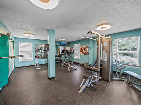 Beautiful one bedroom apartment in a great area. COME TOUR TODAY!! 1