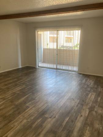 Knock knock 🚪🔑🌳 1