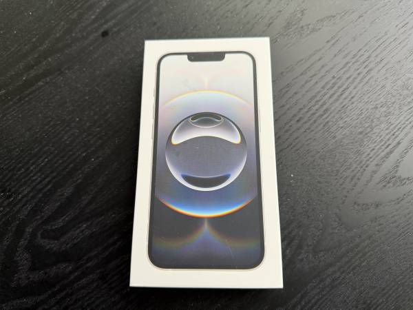 iPhone 16e 128Gb Brand New in box 1yr Warranty Tmobile locked 1