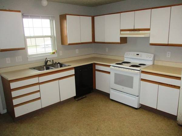 $1,385 / 2br - Large Townhome (3407 Bohmer)63700527891969123