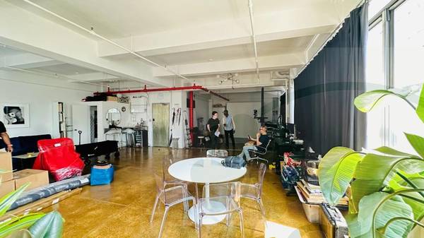 $4,400 / 1650ft2 - $32/ft L-Shaped Corner Photography Studio/Office Space with South and (Midtown West)63816576170755123
