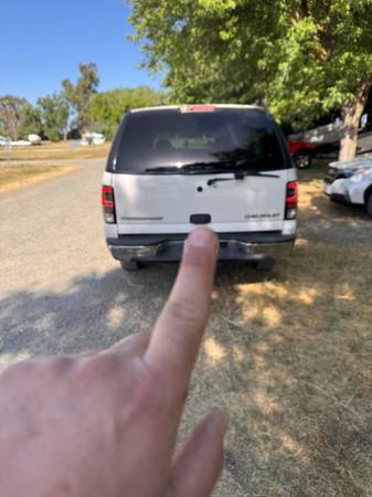 2003 Chevy Suburban 2500 - $5,000 (Chico)63617722832641124