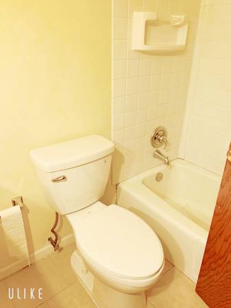 $750 / 2br - 170ft2 - Private $750 West BLOOMINGTON Room (all bills included) (West Bloomington)63868696607105123