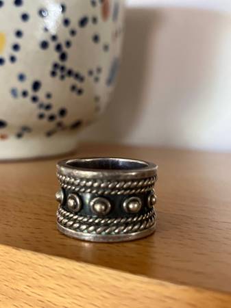 Antique/vintage chunky silver ring 1