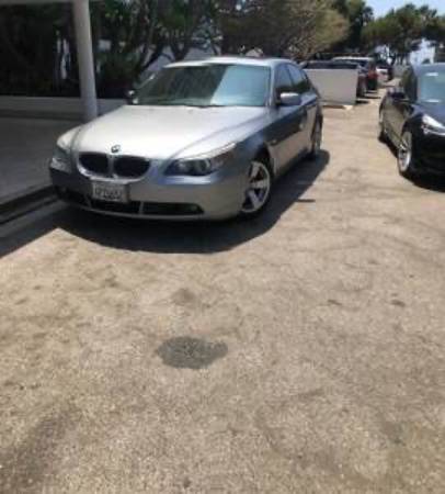 2006 BMW 525I silver/grey 1