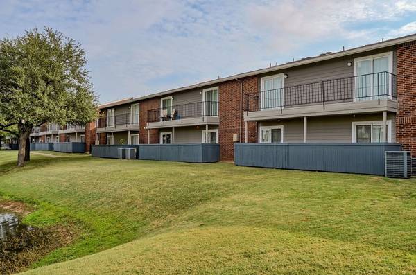 $1,581 / 2br - 1040ft2 - Chimenea de leña de un solo lado, aire acondicionado, lavavajillas (595 S Old Orchard Ln, Lewisville, TX)63867602192899122