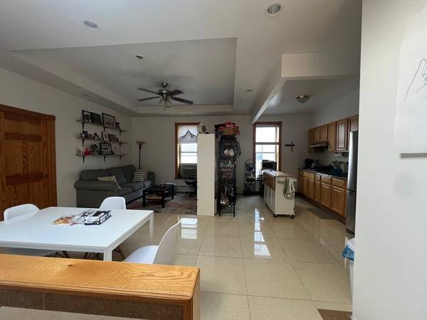 $1,150 HABITACIÓN GRANDE AMUEBLADA EN APARTAMENTO DE 2 DORMITORIOS (Murray Hill)63862608563073124