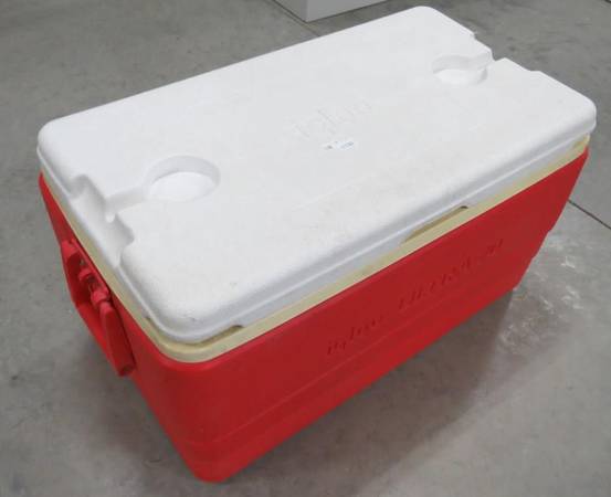 IGLOO ULTRA 70 COOLER 1