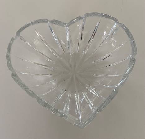 Lead Crystal Heart Shape Bowl 1