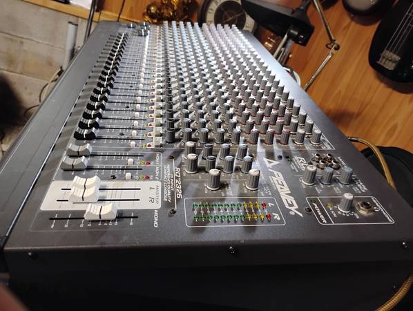 Peavey 24/26 Channel Mixing Board; Gator Flight Case - musical