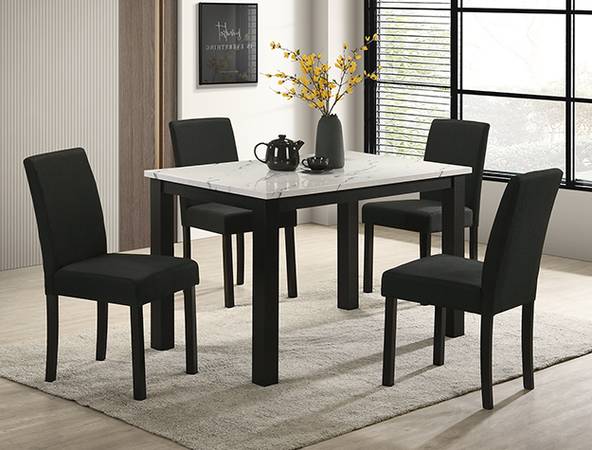 !!!Table W/ 4 Chairs!!! 1