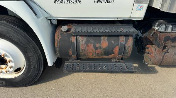 2005 International straight Truck Class - Photo 10