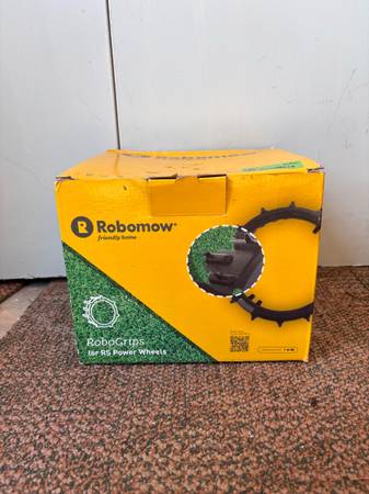 Robomow RoboGrip wheels 1