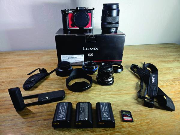 S9 Panasonic  24MP,  6K video, 20-60 lens - accessories - LIKE NEW 1