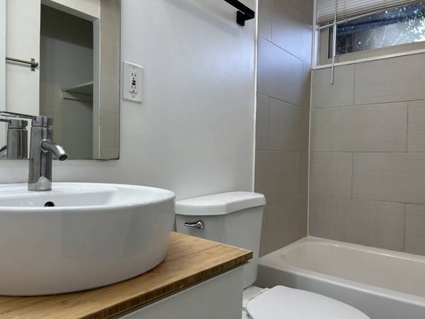 $1,490 / 1br - 600ft2 - Apartamento privado zona calma jardin 1cuarto 1bano UTILITIES INCLUDED (Capitol Heights)63896157088515123