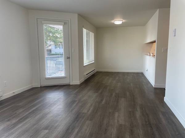 $2,099 / 2br - 960ft2 - SPECIAL: Only $2099 for Remodeled 2 Bd, 1 Ba, Pull Down Faucet, W&D (707-A105 Snohomish - Interurban Trail)64031135581442121