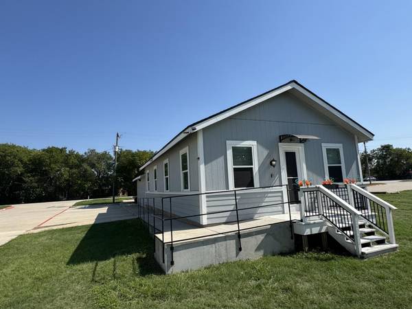 Roanoke (Downtown) Office and/or Retail Available Now 1