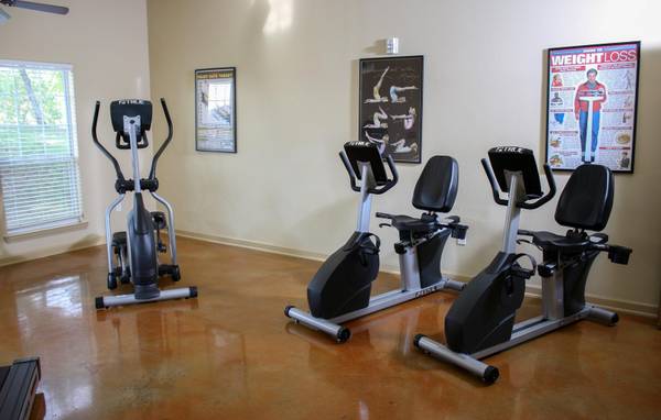 $1,348 / 2br - 1017ft2 - Fantastic affordable 2 bed, 2 bath! Stop by to see if you qualify! (Fort Worth)63796477248001122