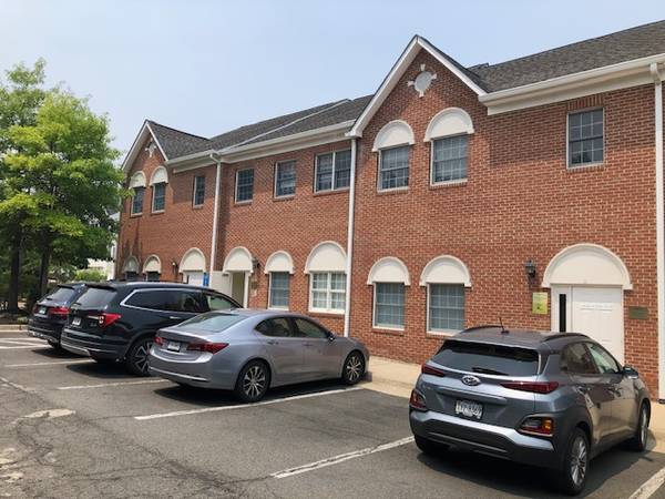 $245,000 / 1000ft2 - Excelente condominio de oficinas en Herndon (Herndon, VA)64040362187267124