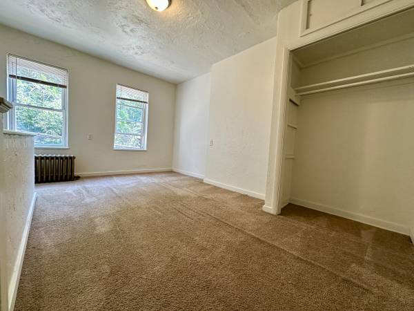 $1,535 / 2br - Large 2BR 2BTH Apartment in Private Oakland Location! Don't Miss Out! (Oakland / PITT / CMU / Carlow / Pittsburgh)64013206019971123