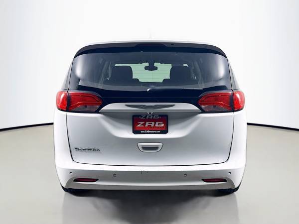 2017 Chrysler Pacifica Touring - $12,995 (_Chrysler_ _Pacifica_ _Van_)63472559781123123
