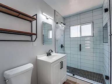 $998 / 1br - 495ft2 - Ocean Beach 1BR/1BA remodel w/ parking & laundry (San Diego)63657276217219123