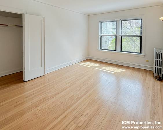 $1,695 / 1br - Top Floor 1-Bed Rehab in Ravenswood / FREE HEAT & GAS (Ravenswood)63898734557315120