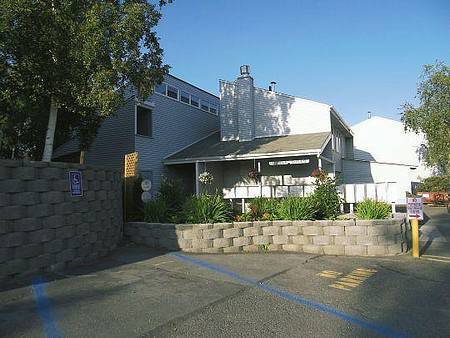 $1,550 / 2br - 830ft2 - HEAT INCLUDED! Renovated 2-BR w/Washer & Dryer + Covered Parking! (UMED - East Anchorage)64004784801666124