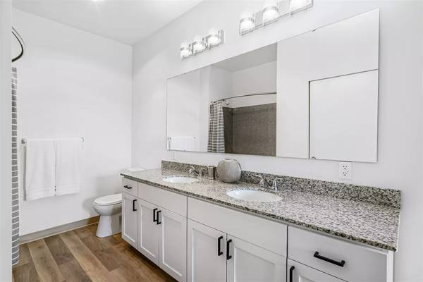 $2,195 / 2br - 1073ft2 - Location is key! Stellar 2 bed, 2 bath in Silverdale's core. (Silverdale)63814837787267122