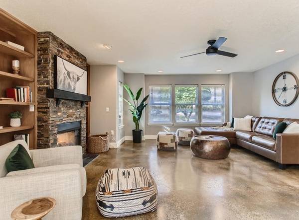 $1,800 / 2br - 961ft2 - Ideal Floorplan For Roommates - No Need To Share Your Space! (Clackamas, OR)63672512327937121