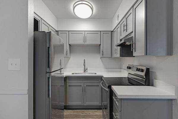 $1,525 / 3br - Grill & Picnic Area, New Kitchens, Tech Ready, Tour Today (Northwood Manor)64024999359745120