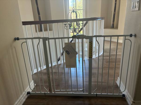 Regalo adjustable xtra wide walk through pet gate pressure mount 1